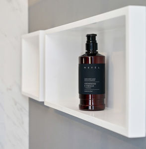 nefel hair and body wash cedarwood and hibiscus flaconeml ambientata.